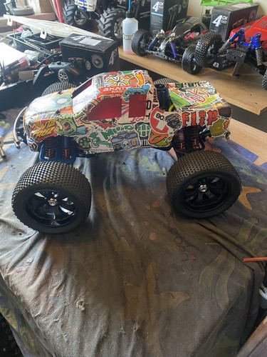 Traxxas maxx 4wd nitro - 4wd,