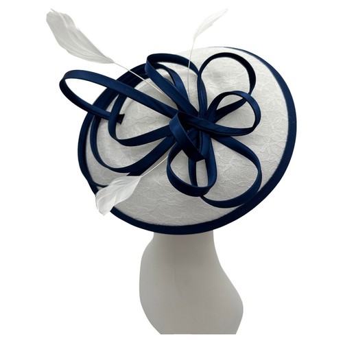 Women fascinator round shape - round,