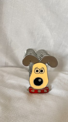 Wallace gromit enamel - &,