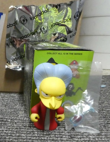 Kidrobot figure boxed - figure,