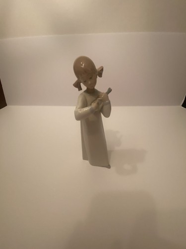 Lladro porcelain figurine girl - lladro,