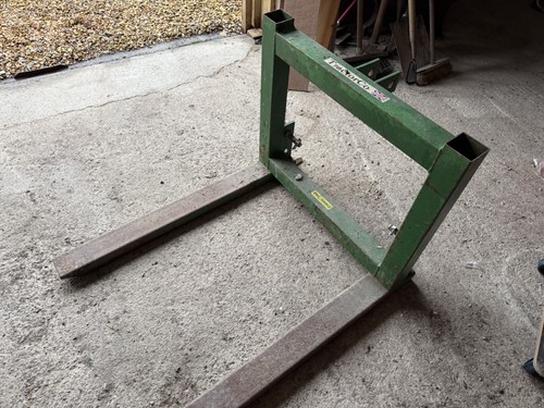 Pallet forks for compact - pallet,