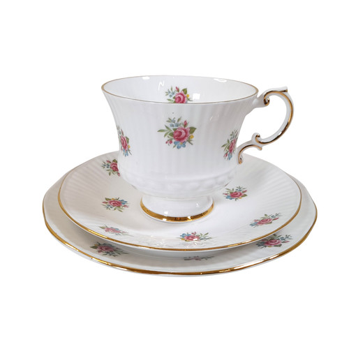 Elizabethan pink rose - elizabethan, trio