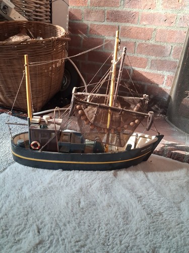 Wooden model coastal fishing - wooden,