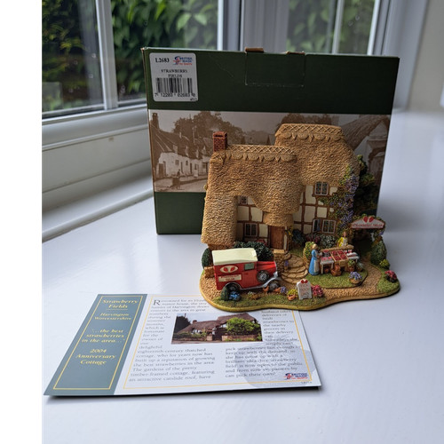 Lilliput lane strawberry - lane,