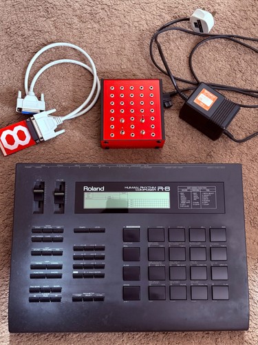 Roland drum machine - r8,