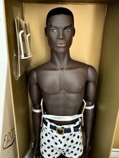 INTEGRITY TOYS FASHION ROYALTY