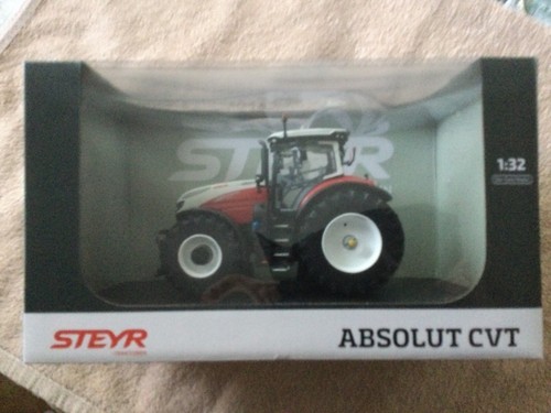 Universal hobbies toy tractor - universal,