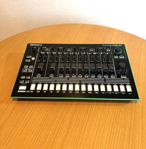 Roland aira rhythm - roland,