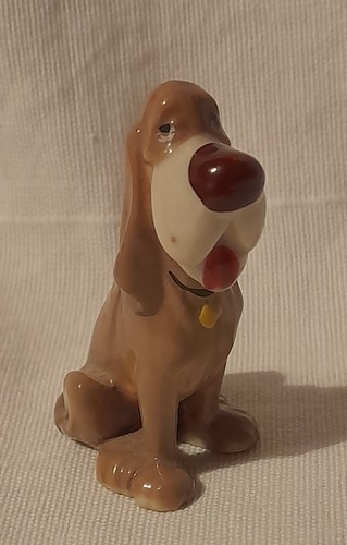 Trusty the hound wade lady - ,