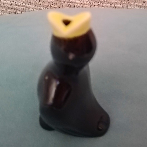 Black bird pie funnel - funnel,