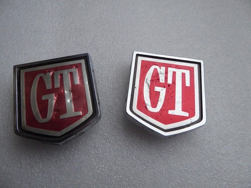 Cortina mk1 wing - wing, badges