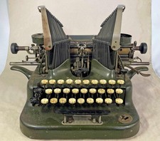 VINTAGE TYPEWRITER - 1911 -
