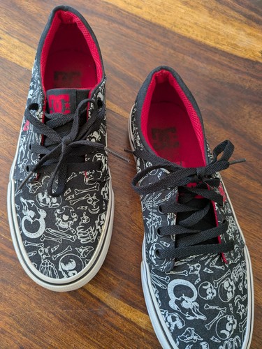 Shoes black trace skull - black,