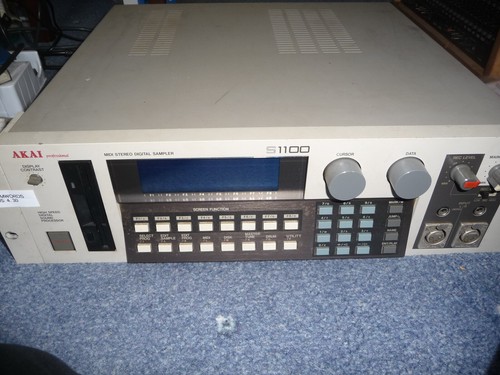 Akai s1100 sampler 5 mwords - 5,