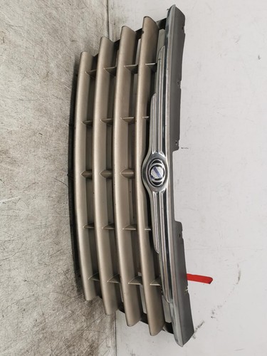 Chrysler voyager front grille - chrysler,