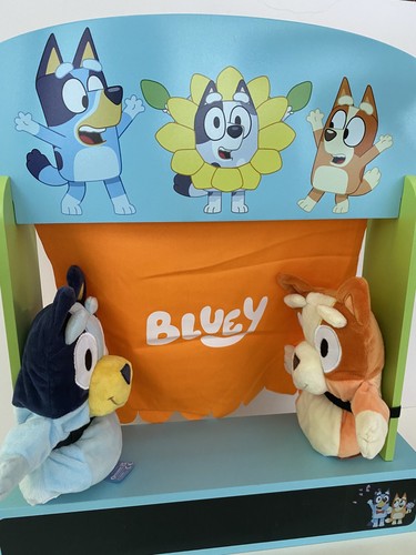 Bluey wooden puppet theater - bluey,