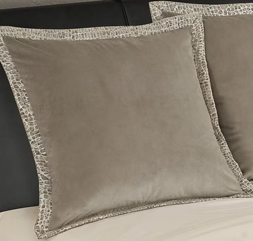 Queen new york habitat - new,