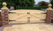 WOODEN DRIVEWAY GATES HEAVY
