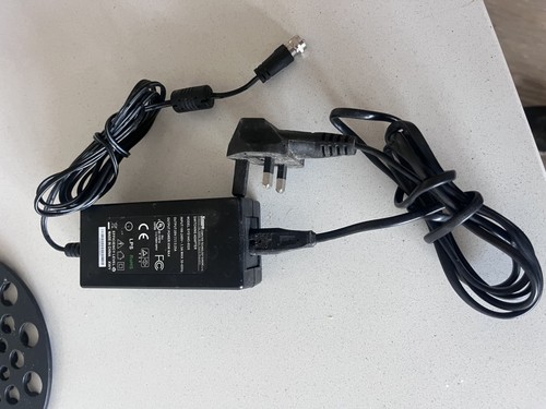 Sunny unitron 20v 25a - 3.25a, f-type