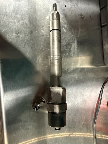 Mercedes fuel injector - mercedes,