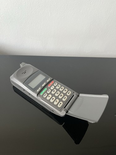 Motorola microtac duo - motorola, retro