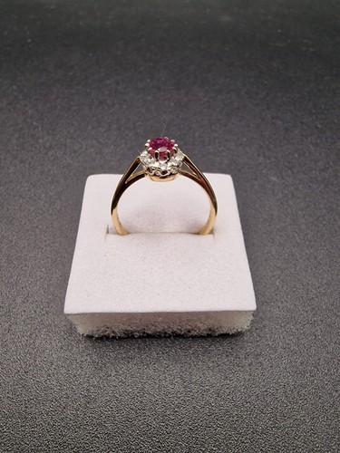 18ct yellow gold - yellow, ruby