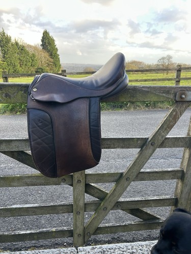 Black country classic saddle - country,