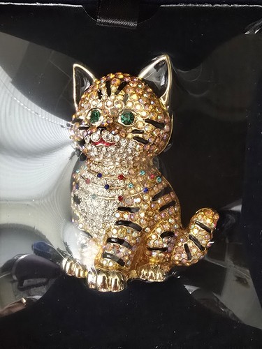 Butler and wilson cat - butler,