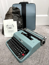Olivetti Lettera 32 Typewriter