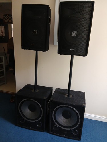 Skytec active subwoofers - 15",