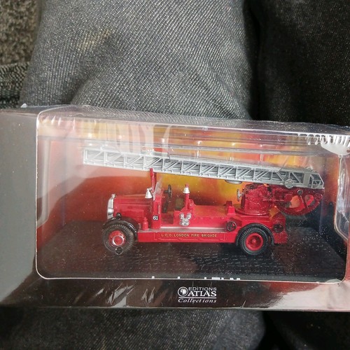 Atlas fire engine leyland - atlas,