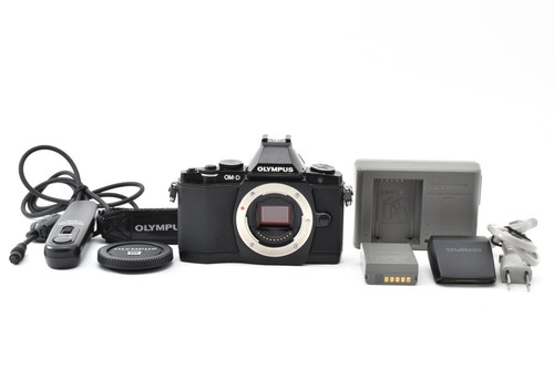Near mint olympus d e - om-d, e-m5