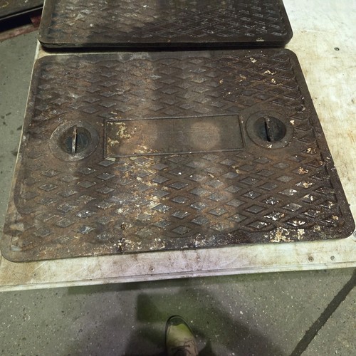 Reclaimed cast iron manhole - cast,
