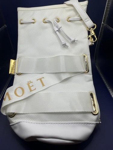 Moet chandon champagne pool - moet,
