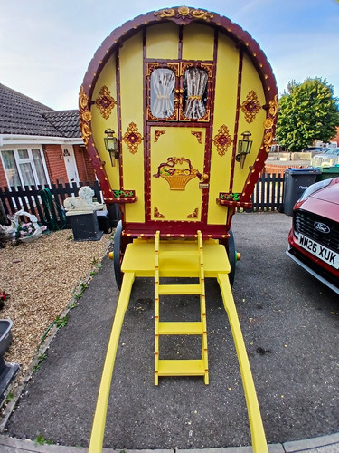 Traditional horse drawn gypsy - traditional, horse-drawn