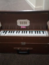 Harmonium: Baba Kishan Singh &