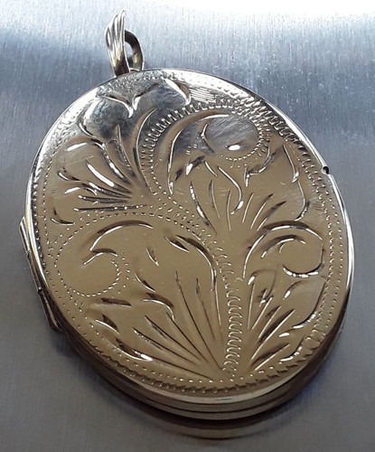 Large 9ct yellow gold - 9ct,