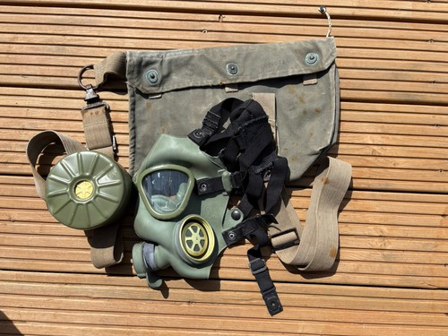 Gas mask pouch liberated - &,