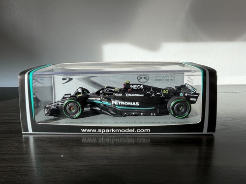Lewis hamilton mercedes amg - hamilton,