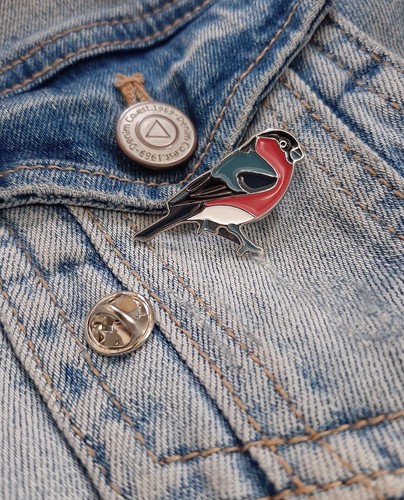 Bullfinch bird lapel pin - lapel,
