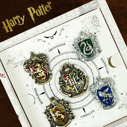 Authentic harry potter badge - harry,