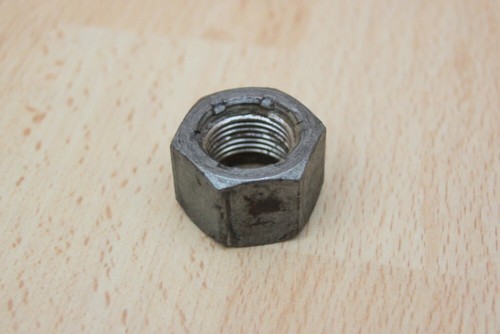 Rear hub nut wheel axle - nut, /