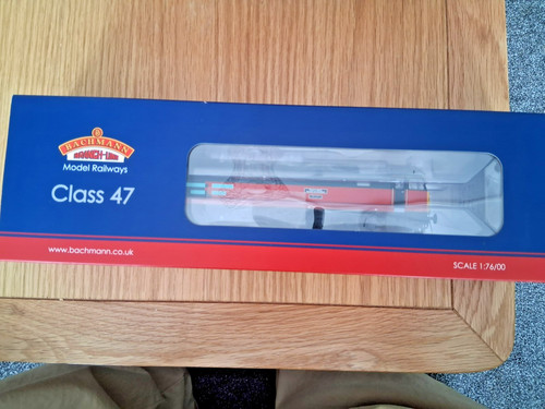 Bachmann 817 class 47 - 00,