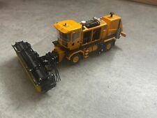 TWH 1:50 Oshkosh Airport sweeper truck