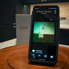 iBasso DX320 Hi-Res Digital Audio Player (DAP) & 256 GB MicroSD card