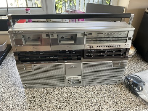 Sharp 555e radio twin - sharp,