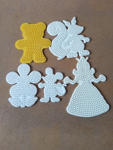 Five different hama peg - five,