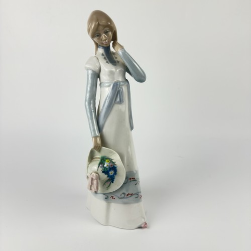 Casades porcelain figurine - casades,