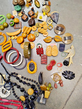 HUGE LOT OF VINTAGE BAKELITE CATALIN EARLY PLASTIC CARVED, CHERRY, BUTTERSCOTCH 